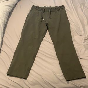 Lululemon on the fly pants